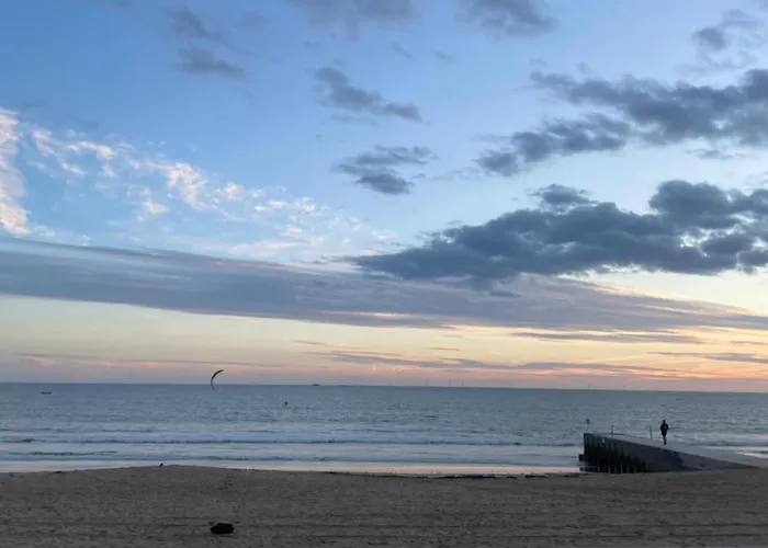 Salt & Sun - 5m De La פורנישי